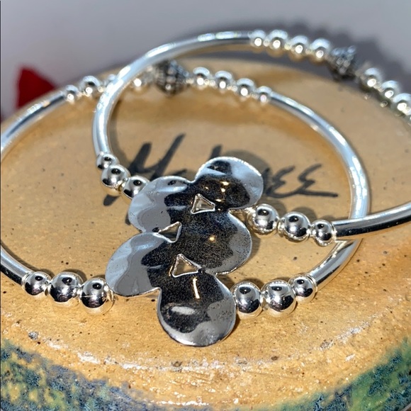 All Silver Double Strand Elastic Bangle - Picture 4 of 5